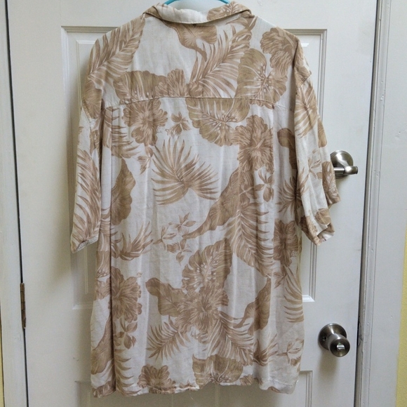 Men's Button-Up Casual Shirt - Picture 2 of 6